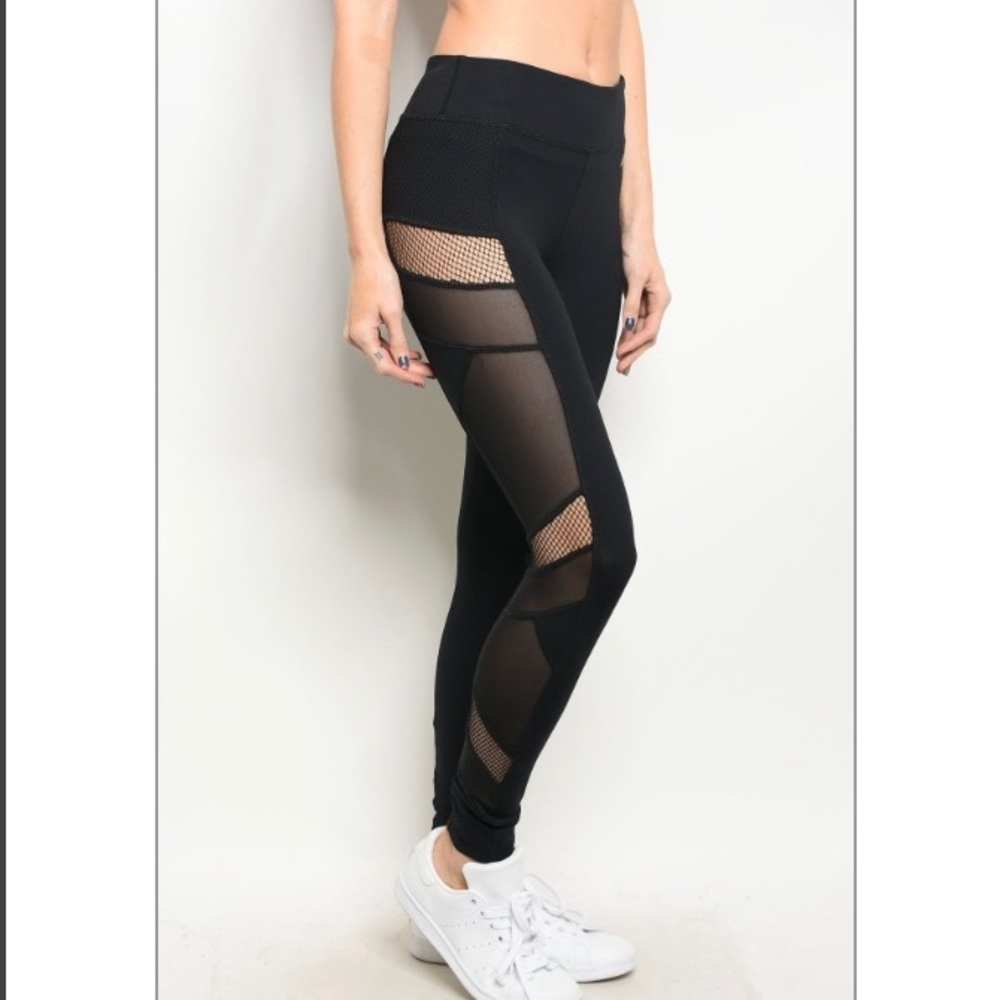 HP🎉🎉 BACK IN STOCK Black mesh athletic leggings